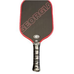Parrot Paddles • NCAA Georgia Pro-Formance Pickleball Paddle Carbon Fiber